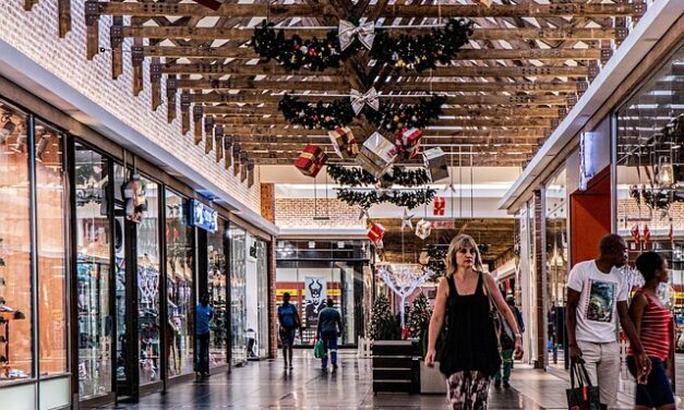 Retail Sales Rebound Shows Consumer Strength