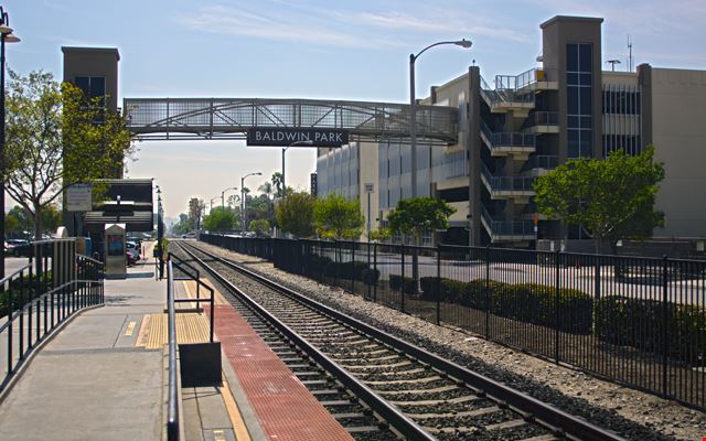 Baldwin_Park_station