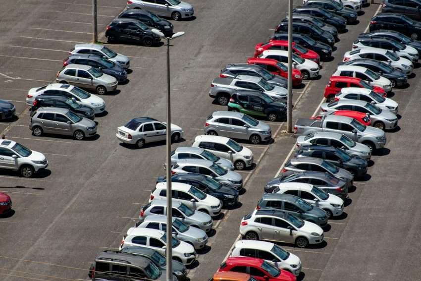 January Retail Sales Dip As Auto, Gas Decline