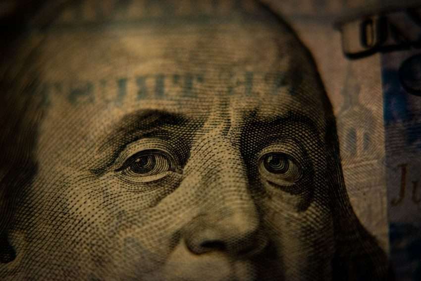 U.S. Wage Growth Continues Despite Job Dip